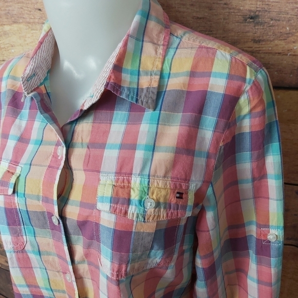𝅺Tommy Hillfiger long sleeves plaid button down shirt Size Large - Picture 2 of 8